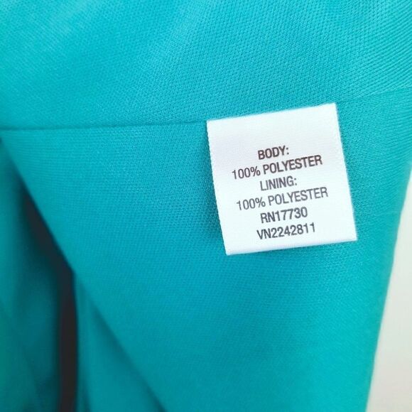 Xhilaration Feather Print Top. Green. M#012 - Picture 9 of 10